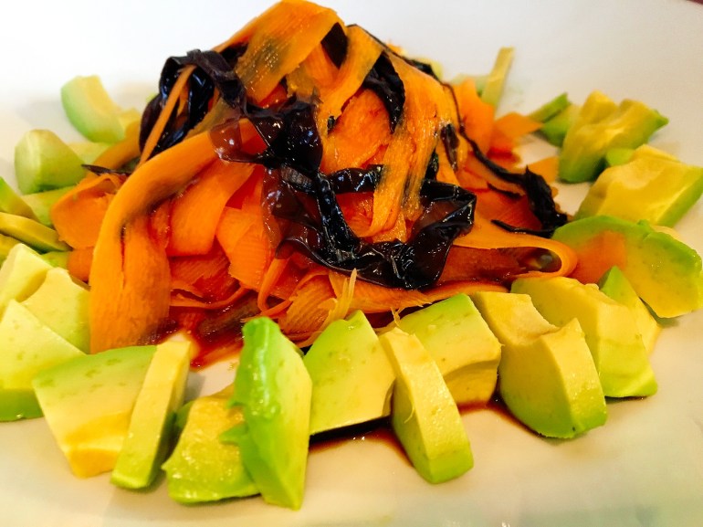salade algues fraîche carottes avocat .jpg