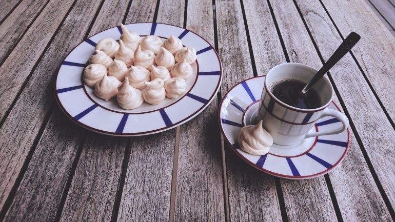 café meringues vieilli
