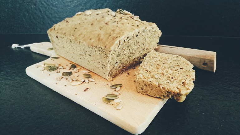 pain sucré aux graines.jpg