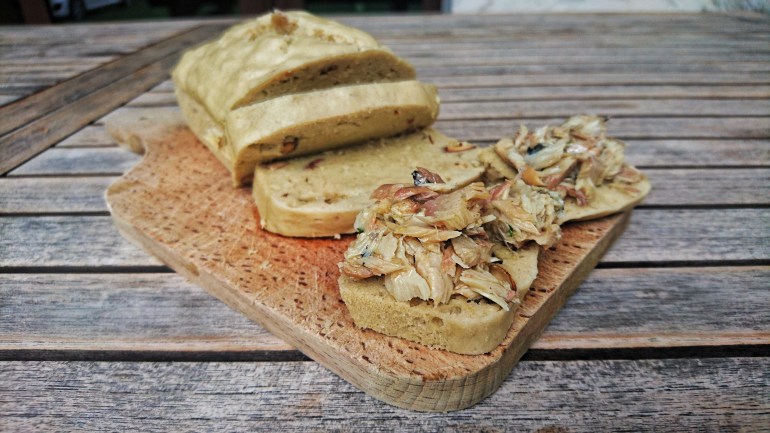 cake aux amandes rillettes légères de maquereau.jpeg